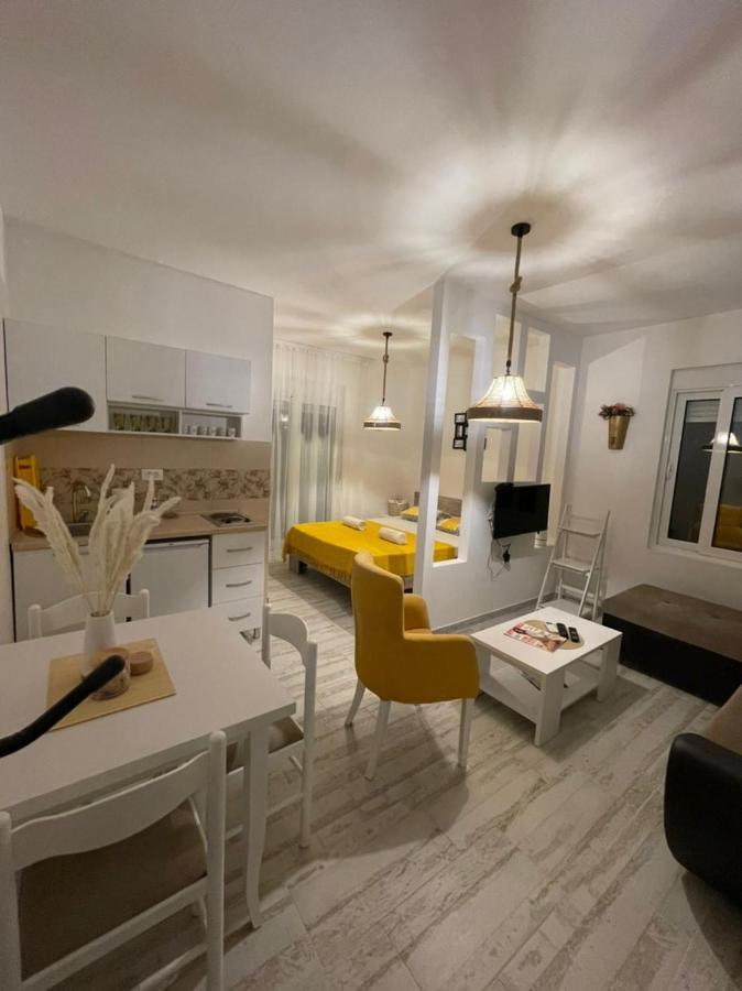 Apartments Tina Utjeha-Bušat Eksteriør billede