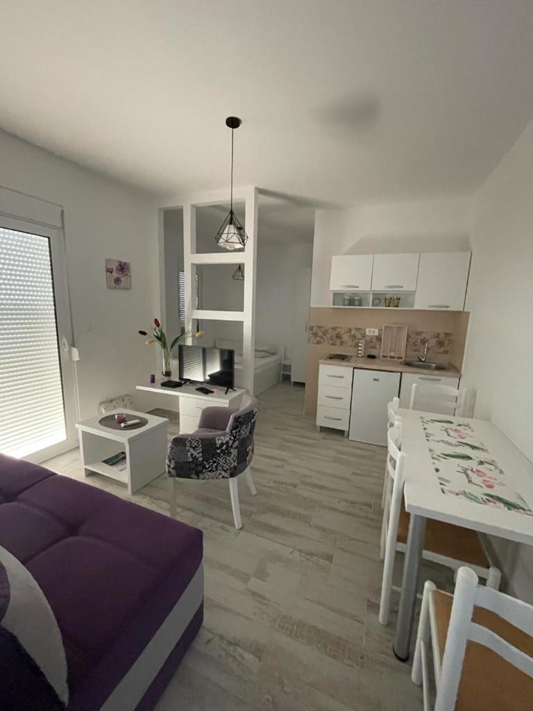 Apartments Tina Utjeha-Bušat Eksteriør billede