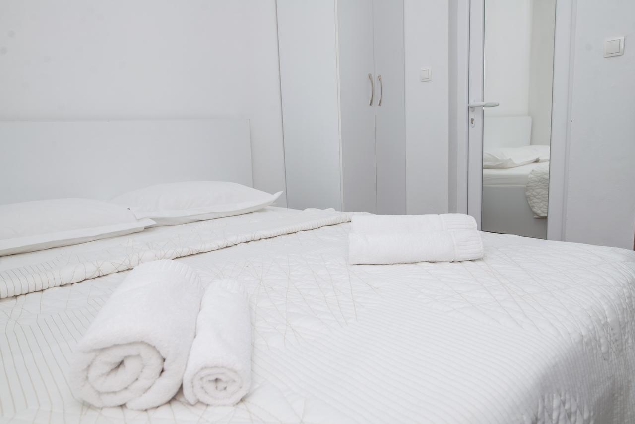 Apartments Tina Utjeha-Bušat Eksteriør billede